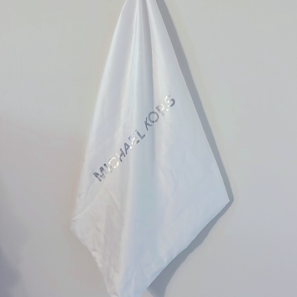 Extra large dust bag.